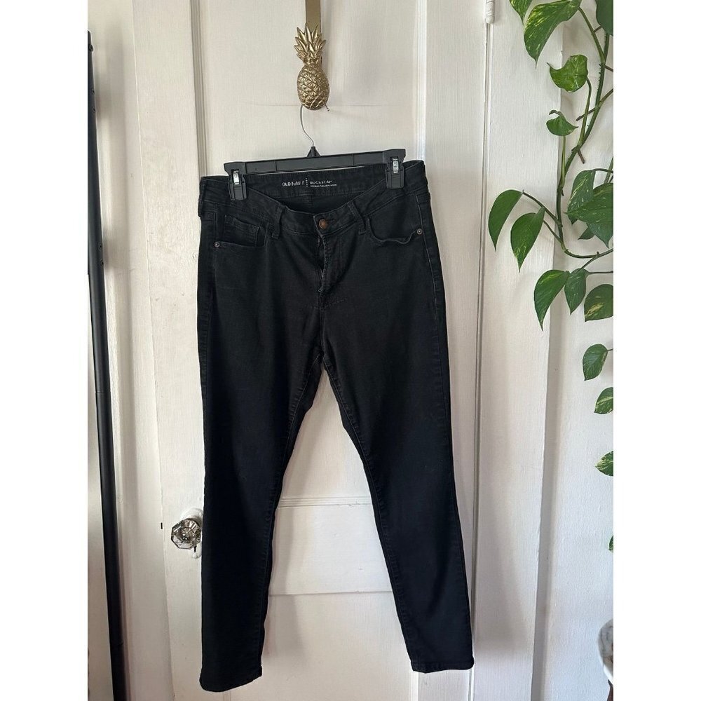 Old Navy Rockstar Women’s size 12 short black pants